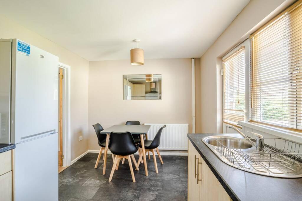 Off Road Parking, Smart Tv In Each Room! Swansea Exteriör bild