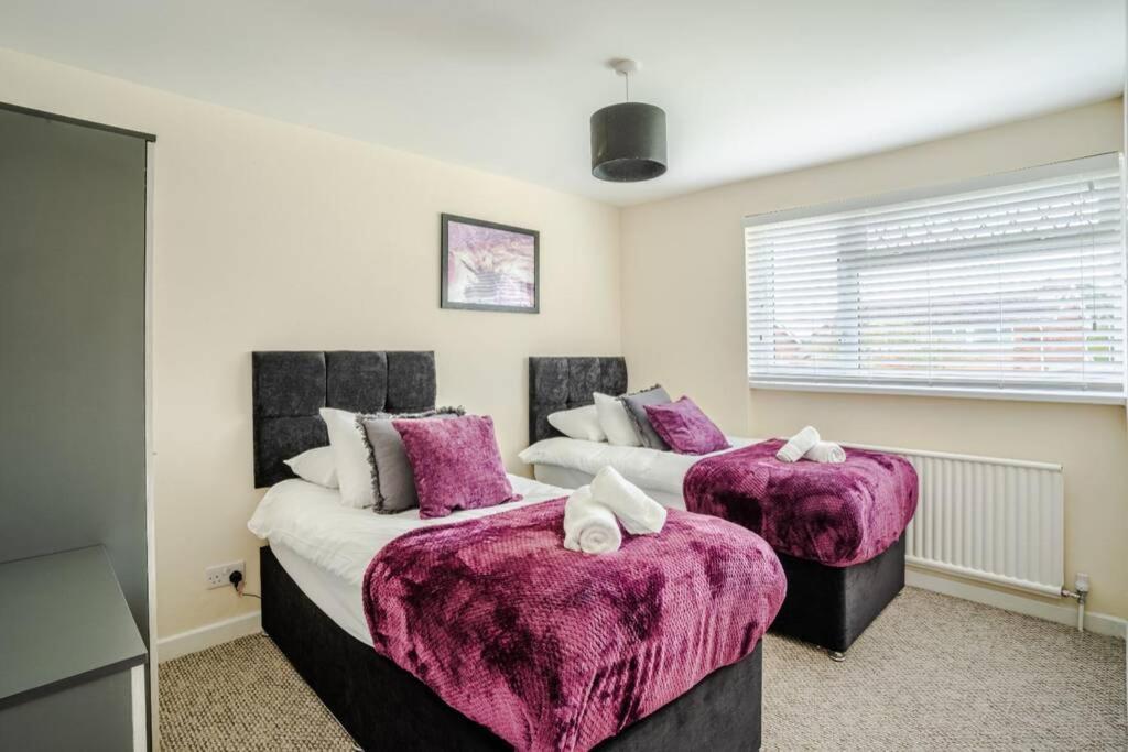 Off Road Parking, Smart Tv In Each Room! Swansea Exteriör bild