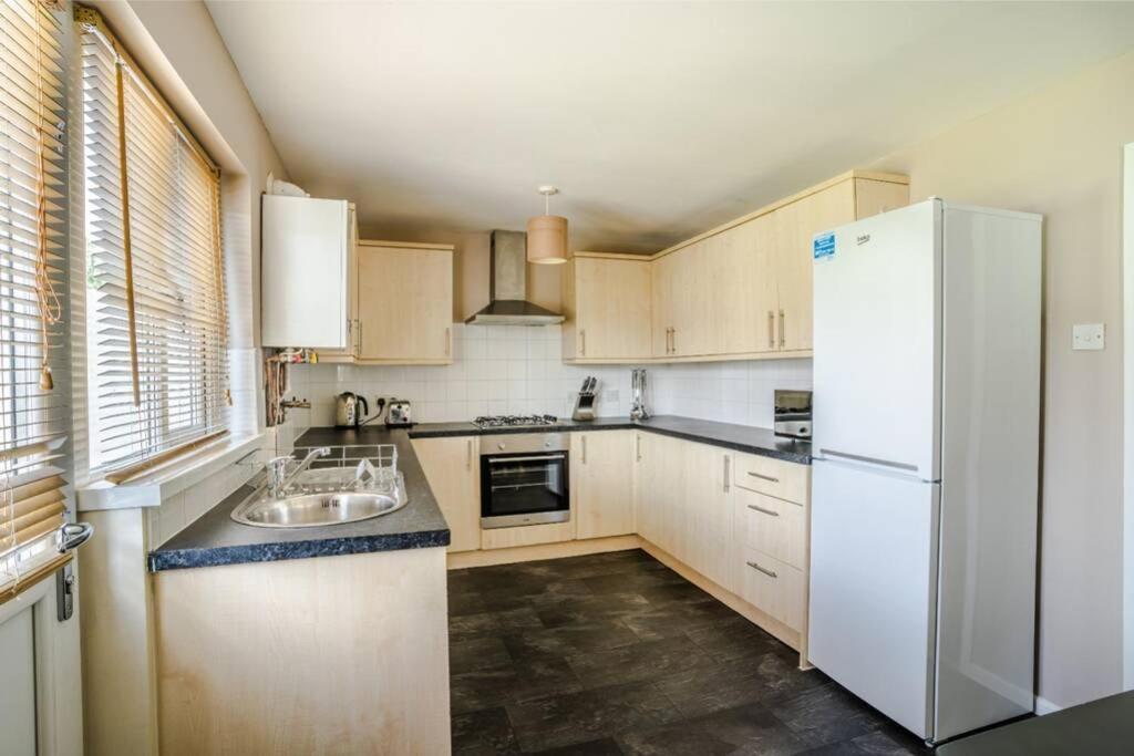 Off Road Parking, Smart Tv In Each Room! Swansea Exteriör bild
