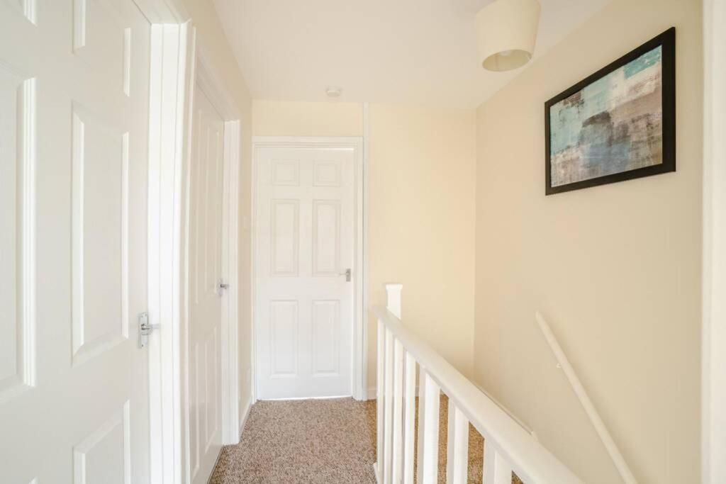 Off Road Parking, Smart Tv In Each Room! Swansea Exteriör bild